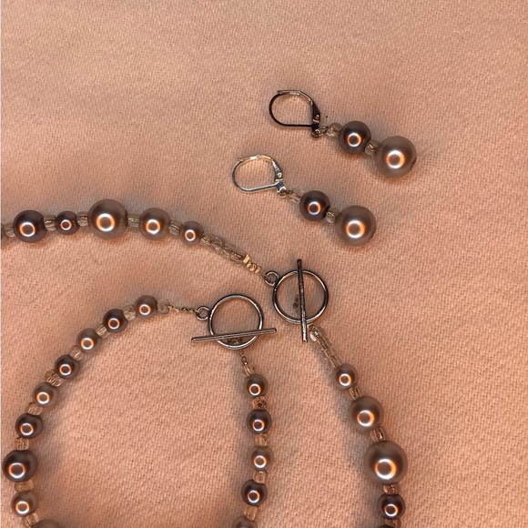 Lustrous Silver Pearl Necklace, Bracelet, and Earring Set - Picture 7 of 14